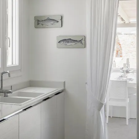 Paros Sleeps 11 Pool Air Con T714099
