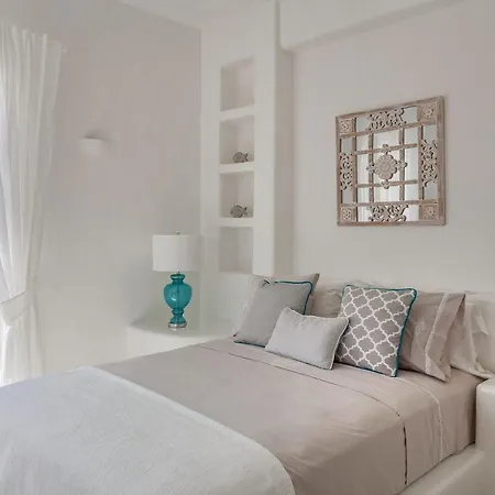 Paros Sleeps 11 Pool Air Con T714099 *