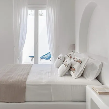 Paros Sleeps 11 Pool Air Con T714099 Villa Parikia (Paros)